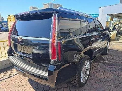 Another view of 2018 Cadillac Escalade Platinum Edition for sale in Indianapolis, IN at Indy Auto Man - Indianapolis