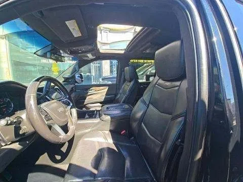 More photos of 2018 Cadillac Escalade Platinum Edition at Indy Auto Man - Indianapolis, IN