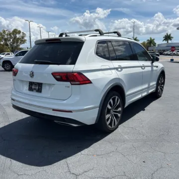 More photos of 2018 Volkswagen Tiguan 2.0T SEL Premium at Indy Auto Man - Indianapolis, IN