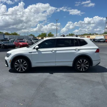 More photos of 2018 Volkswagen Tiguan 2.0T SEL Premium at Indy Auto Man - Indianapolis, IN