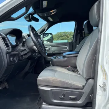 More photos of 2023 Ram 2500 Big Horn at Indy Auto Man - Indianapolis, IN