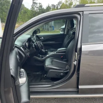 More photos of 2020 Dodge Journey Crossroad at Indy Auto Man - Indianapolis, IN