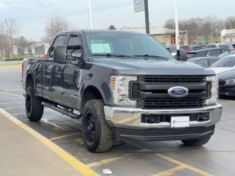 Photos of 2019 Ford F-350SD XL for sale in Indianapolis, IN at Indy Auto Man - Indianapolis
