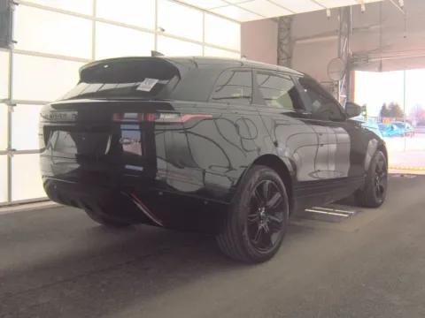 More photos of 2019 Land Rover Range Rover Velar SE R-Dynamic at Indy Auto Man - Indianapolis, IN