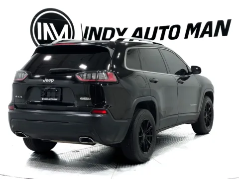 More photos of 2019 Jeep Cherokee Latitude Plus at Indy Auto Man - Indianapolis, IN