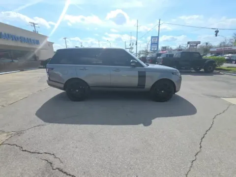Another view of 2019 Land Rover Range Rover 5.0L V8 Supercharged for sale in Indianapolis, IN at Indy Auto Man - Indianapolis