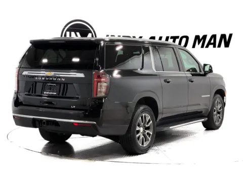 More photos of 2021 Chevrolet Suburban LT at Indy Auto Man - Indianapolis, IN