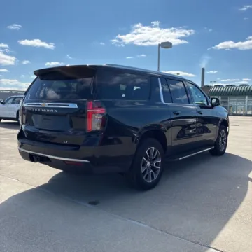 More photos of 2021 Chevrolet Suburban LT at Indy Auto Man - Indianapolis, IN