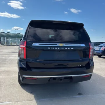More photos of 2021 Chevrolet Suburban LT at Indy Auto Man - Indianapolis, IN