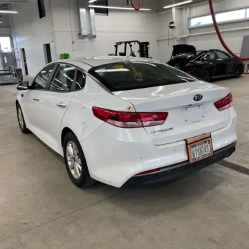 More photos of 2018 Kia Optima LX at Indy Auto Man - Indianapolis, IN