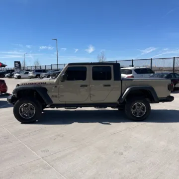 More photos of 2020 Jeep Gladiator Rubicon at Indy Auto Man - Indianapolis, IN