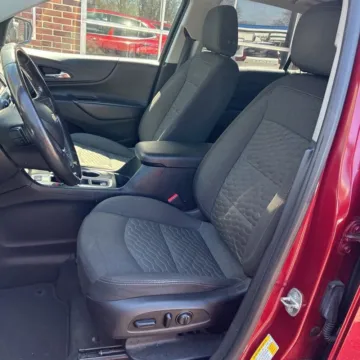 More photos of 2019 Chevrolet Equinox LT at Indy Auto Man - Indianapolis, IN