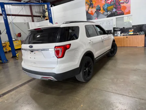 Another view of 2016 Ford Explorer XLT for sale in Indianapolis, IN at Indy Auto Man - Indianapolis