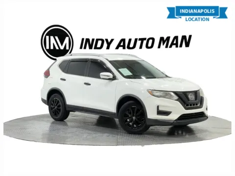 White 2017 Nissan Rogue SV for sale in Indianapolis, IN