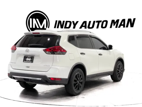 More photos of 2017 Nissan Rogue SV at Indy Auto Man - Indianapolis, IN