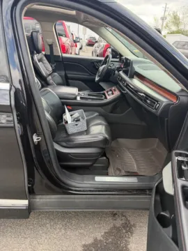 More photos of 2021 Lincoln Aviator Reserve at Indy Auto Man - Indianapolis, IN