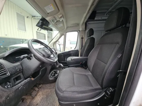 More photos of 2022 Ram ProMaster 2500 High Roof at Indy Auto Man - Indianapolis, IN