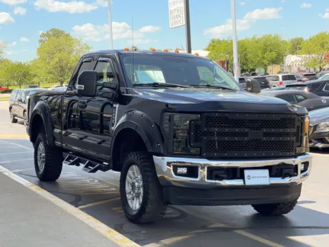 Photos of 2019 Ford F-250SD XLT for sale in Indianapolis, IN at Indy Auto Man - Indianapolis