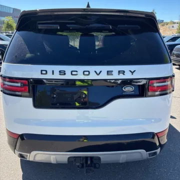 More photos of 2020 Land Rover Discovery Landmark Edition at Indy Auto Man - Indianapolis, IN
