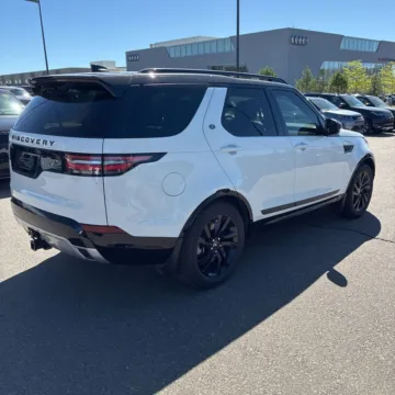 More photos of 2020 Land Rover Discovery Landmark Edition at Indy Auto Man - Indianapolis, IN