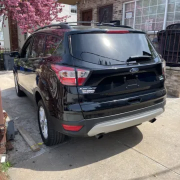 More photos of 2018 Ford Escape SEL at Indy Auto Man - Indianapolis, IN