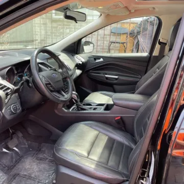 More photos of 2018 Ford Escape SEL at Indy Auto Man - Indianapolis, IN