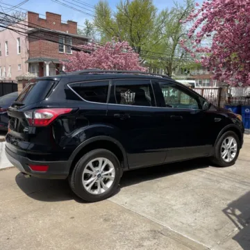 Photos of 2018 Ford Escape SEL for sale in Indianapolis, IN at Indy Auto Man - Indianapolis