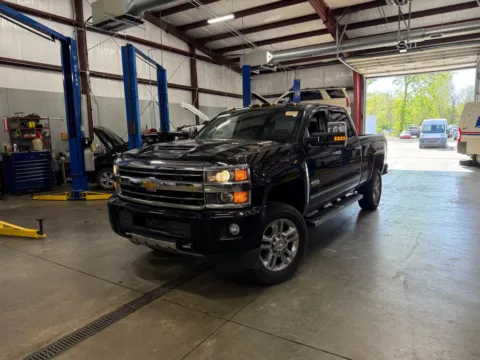 Photos of 2019 Chevrolet Silverado 2500HD High Country for sale in Indianapolis, IN at Indy Auto Man - Indianapolis
