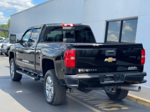 More photos of 2019 Chevrolet Silverado 2500HD High Country at Indy Auto Man - Indianapolis, IN