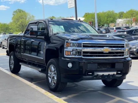 Photos of 2019 Chevrolet Silverado 2500HD High Country for sale in Indianapolis, IN at Indy Auto Man - Indianapolis