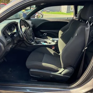 More photos of 2022 Dodge Challenger GT at Indy Auto Man - Indianapolis, IN