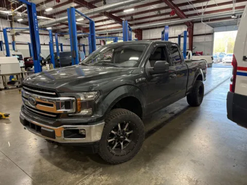 Photos of 2018 Ford F-150 XLT for sale in Indianapolis, IN at Indy Auto Man - Indianapolis