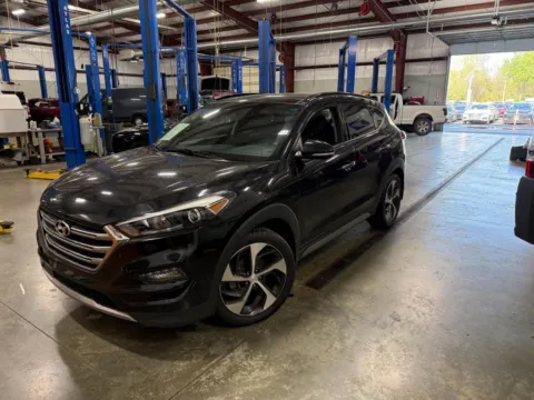 Photos of 2017 Hyundai Tucson Limited for sale in Indianapolis, IN at Indy Auto Man - Indianapolis