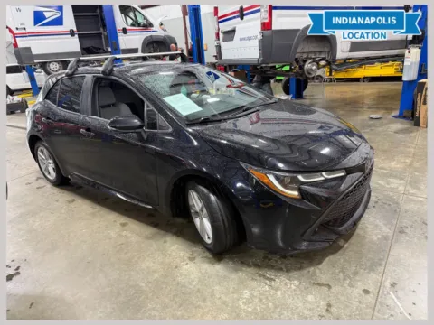 Black 2020 Toyota Corolla Hatchback SE for sale in Indianapolis, IN