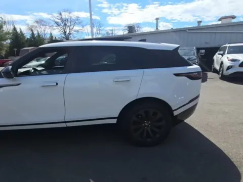 More photos of 2019 Land Rover Range Rover Velar SE R-Dynamic at Indy Auto Man - Indianapolis, IN