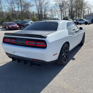 More photos of 2019 Dodge Challenger R/T at Indy Auto Man - Indianapolis, IN