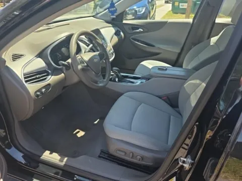 More photos of 2021 Chevrolet Malibu LT at Indy Auto Man - Indianapolis, IN