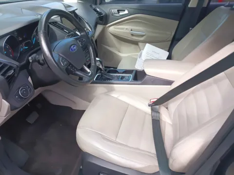 More photos of 2019 Ford Escape Titanium at Indy Auto Man - Indianapolis, IN