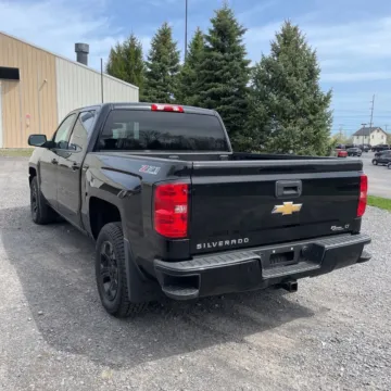 More photos of 2017 Chevrolet Silverado 1500 LT LT2 at Indy Auto Man - Indianapolis, IN