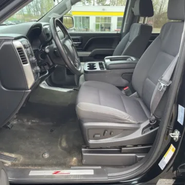 More photos of 2017 Chevrolet Silverado 1500 LT LT2 at Indy Auto Man - Indianapolis, IN