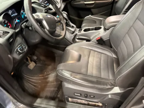 More photos of 2015 Ford Escape SE at Indy Auto Man - Indianapolis, IN