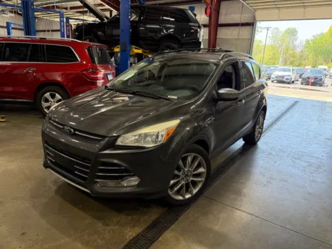 Photos of 2015 Ford Escape SE for sale in Indianapolis, IN at Indy Auto Man - Indianapolis