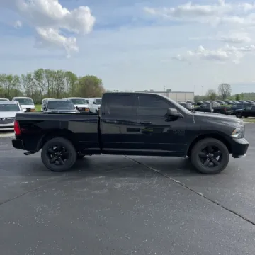 More photos of 2021 Ram 1500 Classic Tradesman at Indy Auto Man - Indianapolis, IN