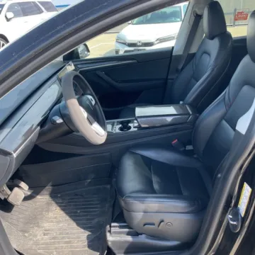 More photos of 2023 Tesla Model Y Long Range at Indy Auto Man - Indianapolis, IN