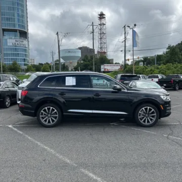 Another view of 2017 Audi Q7 3.0T Premium Plus quattro for sale in Indianapolis, IN at Indy Auto Man - Indianapolis