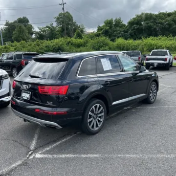 More photos of 2017 Audi Q7 3.0T Premium Plus quattro at Indy Auto Man - Indianapolis, IN