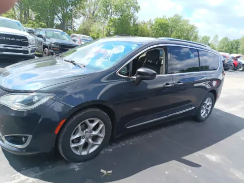 Photos of 2019 Chrysler Pacifica Touring L Plus for sale in Indianapolis, IN at Indy Auto Man - Indianapolis