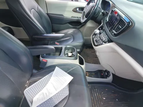 More photos of 2019 Chrysler Pacifica Touring L Plus at Indy Auto Man - Indianapolis, IN