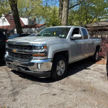 Another view of 2018 Chevrolet Silverado 1500 LT LT1 for sale in Indianapolis, IN at Indy Auto Man - Indianapolis