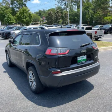 More photos of 2021 Jeep Cherokee Latitude Plus at Indy Auto Man - Indianapolis, IN